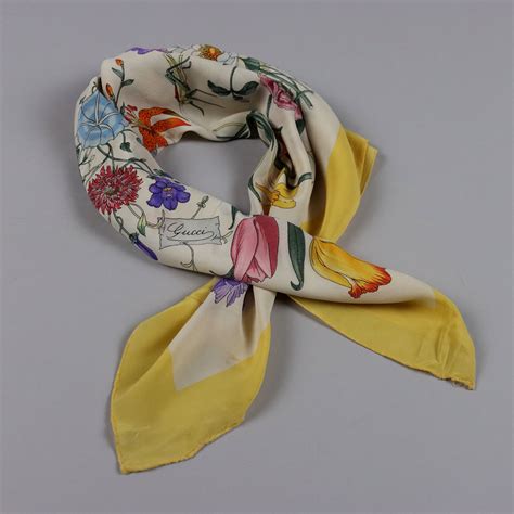 Foulard vintage anni 60 in pura seta Gucci 